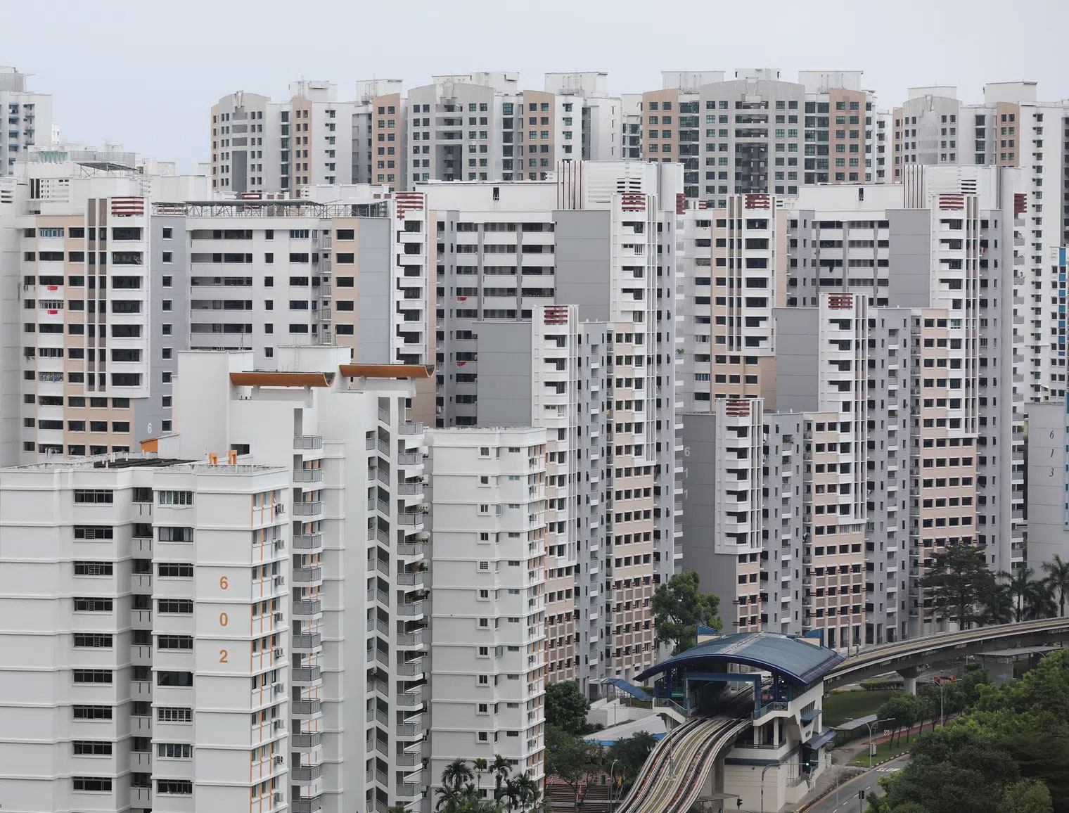 HDB Resale Prices Surge in Q3, Rising 2.5%; Over Half of Flats Now Sold for S$600,000